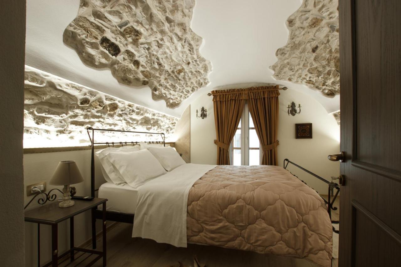 Hotel Ss Kekezi Gjirokaster Bagian luar foto