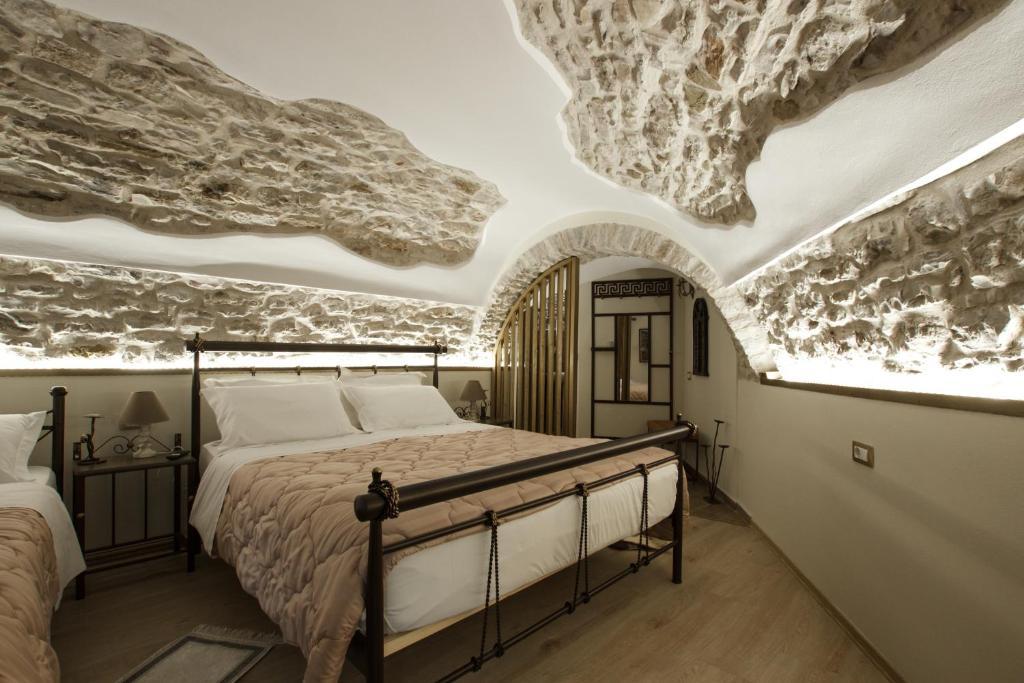 Hotel Ss Kekezi Gjirokaster Bagian luar foto